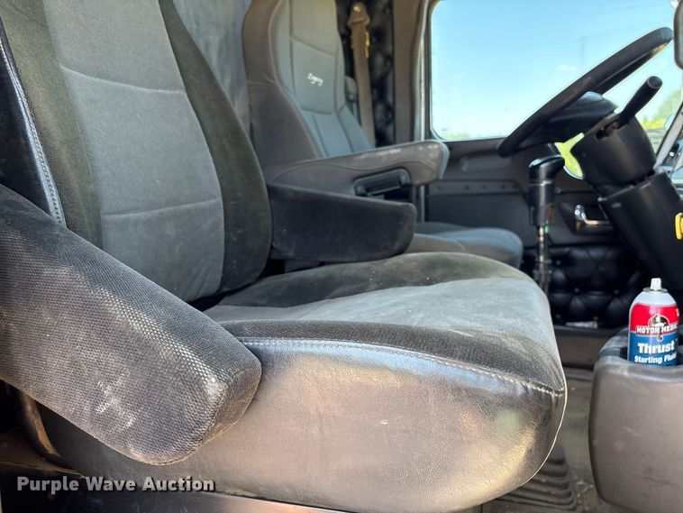 image for item EF1178 2007 Kenworth T800 dump truck
