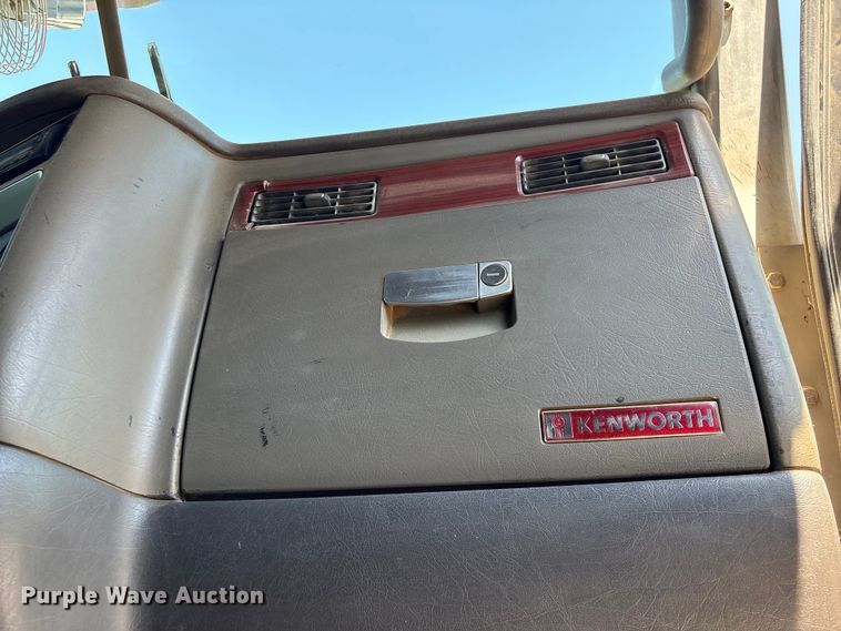 image for item EF1178 2007 Kenworth T800 dump truck