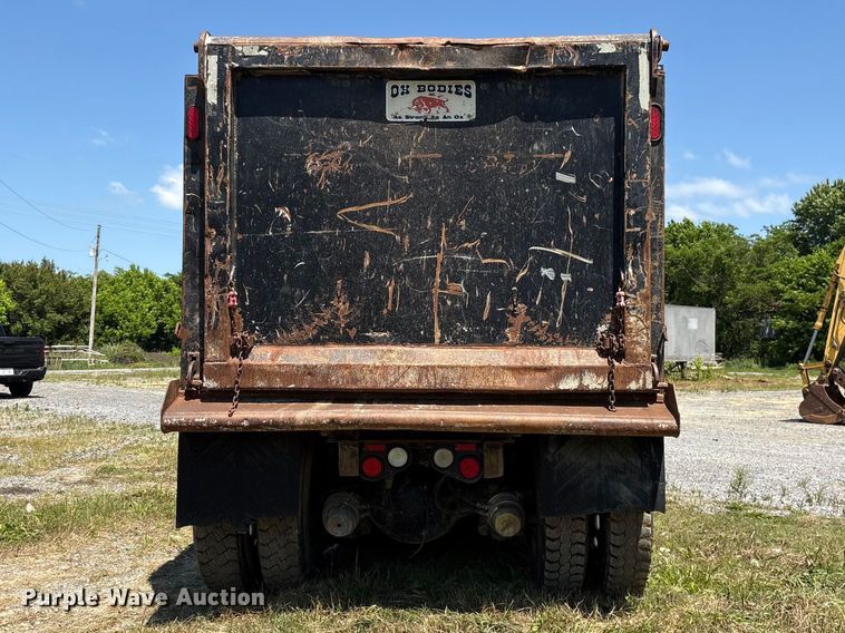 image for item EF1179 2017 Peterbilt 567 dump truck