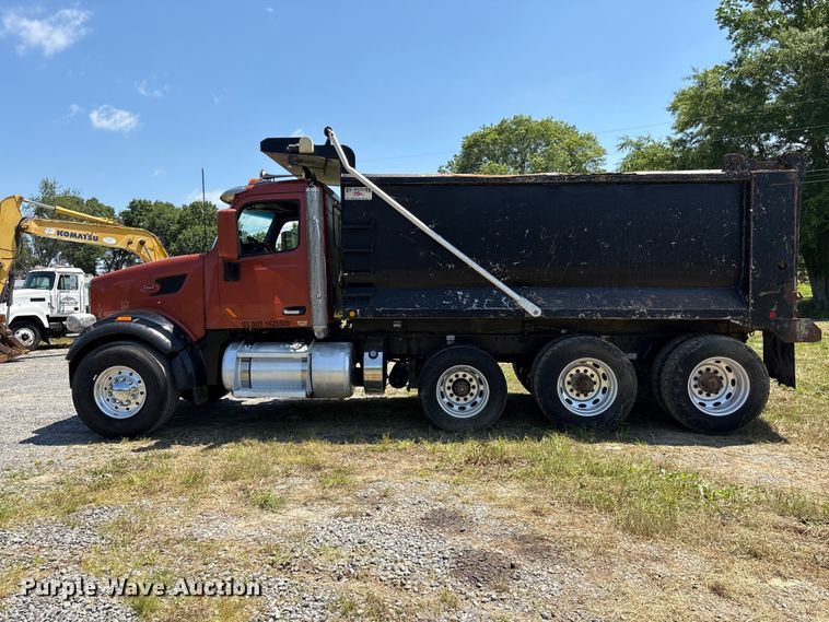 image for item EF1179 2017 Peterbilt 567 dump truck