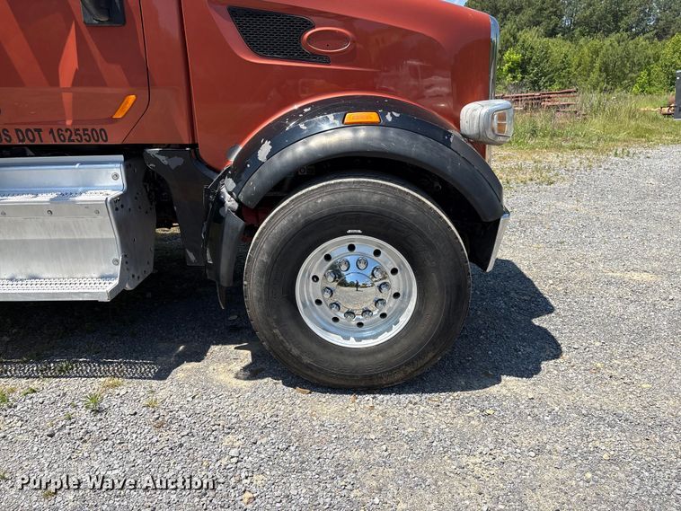 image for item EF1179 2017 Peterbilt 567 dump truck