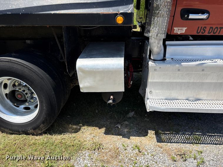 image for item EF1179 2017 Peterbilt 567 dump truck