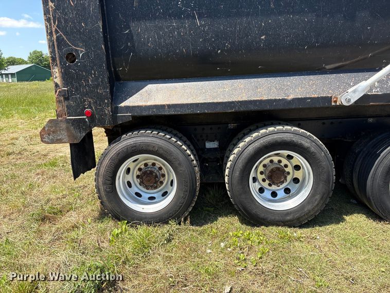 image for item EF1179 2017 Peterbilt 567 dump truck