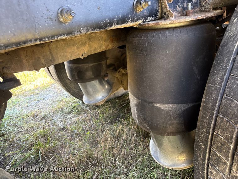 image for item EF1179 2017 Peterbilt 567 dump truck