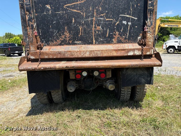 image for item EF1179 2017 Peterbilt 567 dump truck