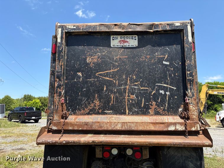 image for item EF1179 2017 Peterbilt 567 dump truck
