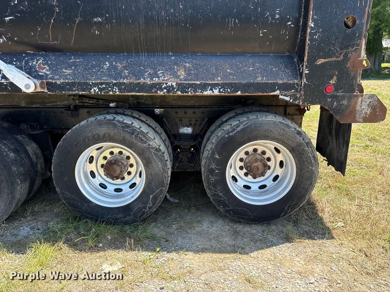 image for item EF1179 2017 Peterbilt 567 dump truck