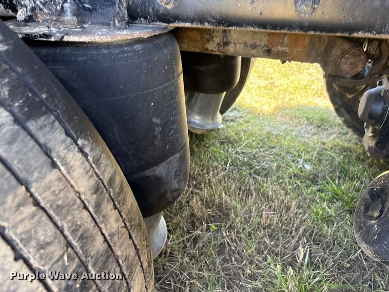 image for item EF1179 2017 Peterbilt 567 dump truck