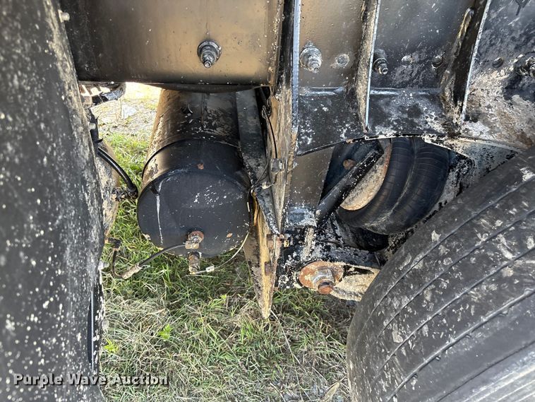 image for item EF1179 2017 Peterbilt 567 dump truck
