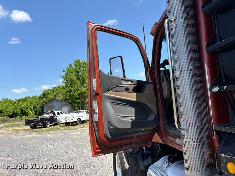 image for item EF1179 2017 Peterbilt 567 dump truck