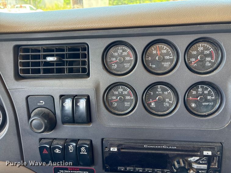 image for item EF1179 2017 Peterbilt 567 dump truck