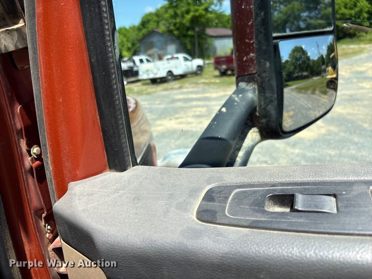 image for item EF1179 2017 Peterbilt 567 dump truck