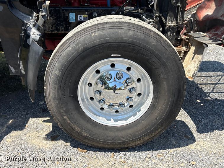 image for item EF1179 2017 Peterbilt 567 dump truck