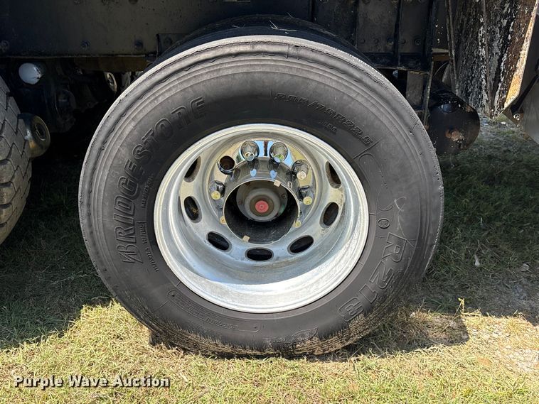 image for item EF1179 2017 Peterbilt 567 dump truck