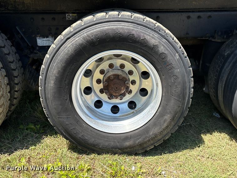image for item EF1179 2017 Peterbilt 567 dump truck