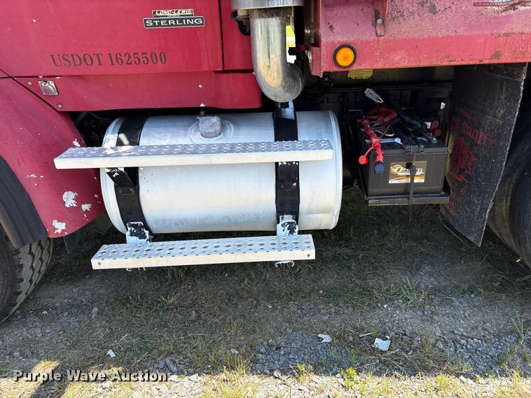 image for item EF1180 2007 Sterling L9500 dump truck