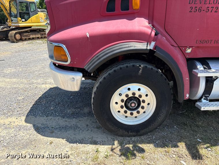 image for item EF1180 2007 Sterling L9500 dump truck