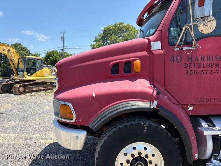 image for item EF1180 2007 Sterling L9500 dump truck