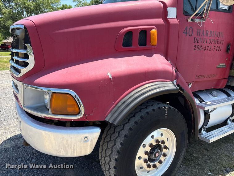 image for item EF1180 2007 Sterling L9500 dump truck