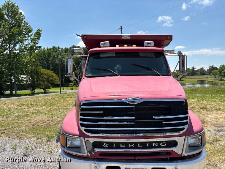 image for item EF1180 2007 Sterling L9500 dump truck