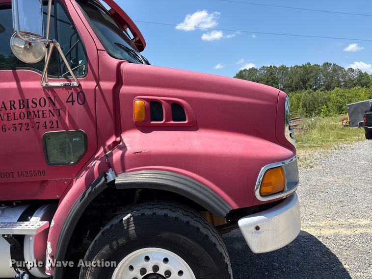 image for item EF1180 2007 Sterling L9500 dump truck