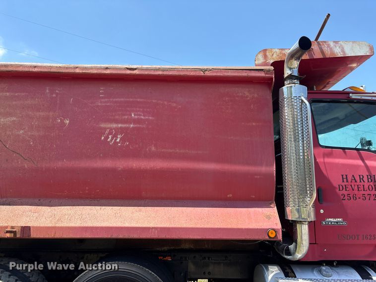 image for item EF1180 2007 Sterling L9500 dump truck