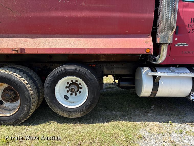image for item EF1180 2007 Sterling L9500 dump truck