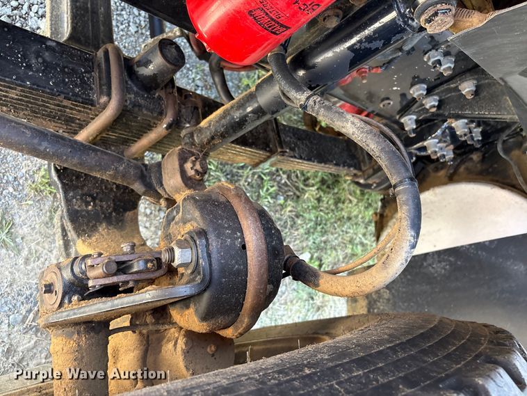 image for item EF1180 2007 Sterling L9500 dump truck