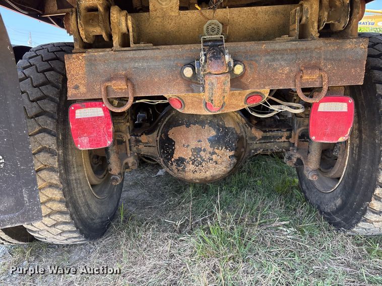 image for item EF1180 2007 Sterling L9500 dump truck