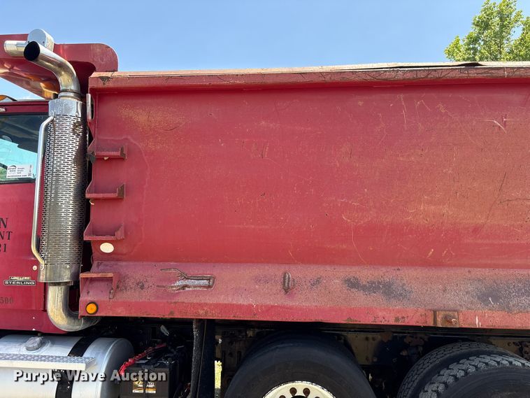 image for item EF1180 2007 Sterling L9500 dump truck