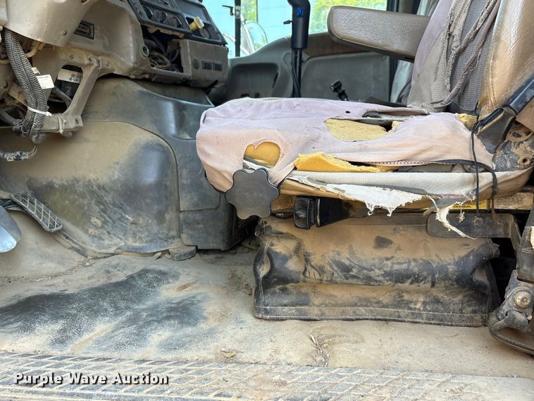 image for item EF1180 2007 Sterling L9500 dump truck