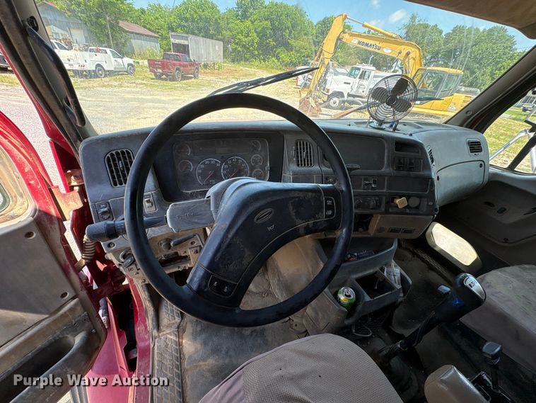 image for item EF1180 2007 Sterling L9500 dump truck
