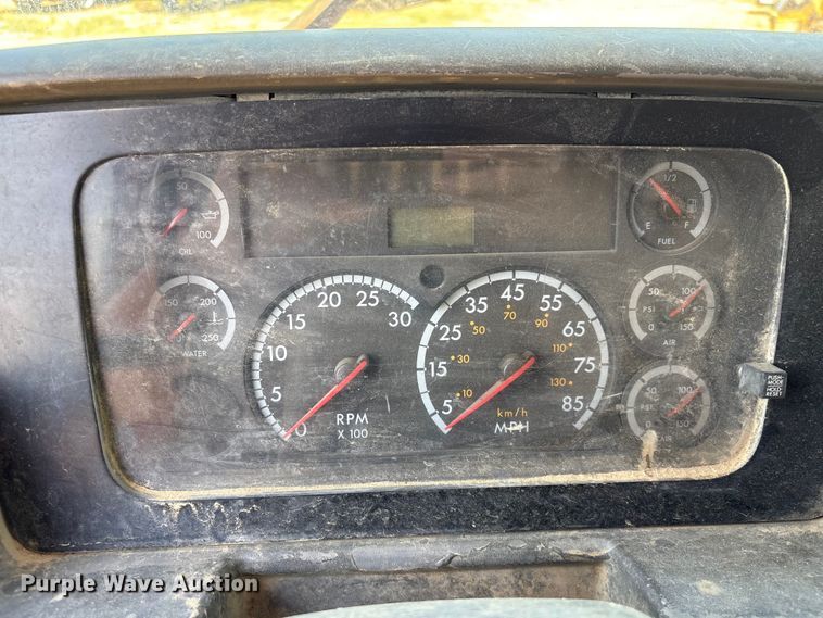 image for item EF1180 2007 Sterling L9500 dump truck