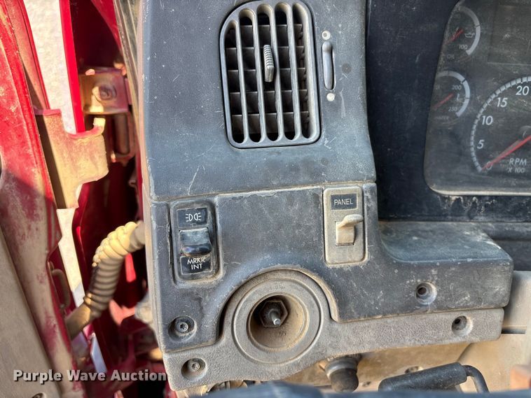 image for item EF1180 2007 Sterling L9500 dump truck