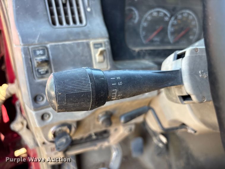 image for item EF1180 2007 Sterling L9500 dump truck