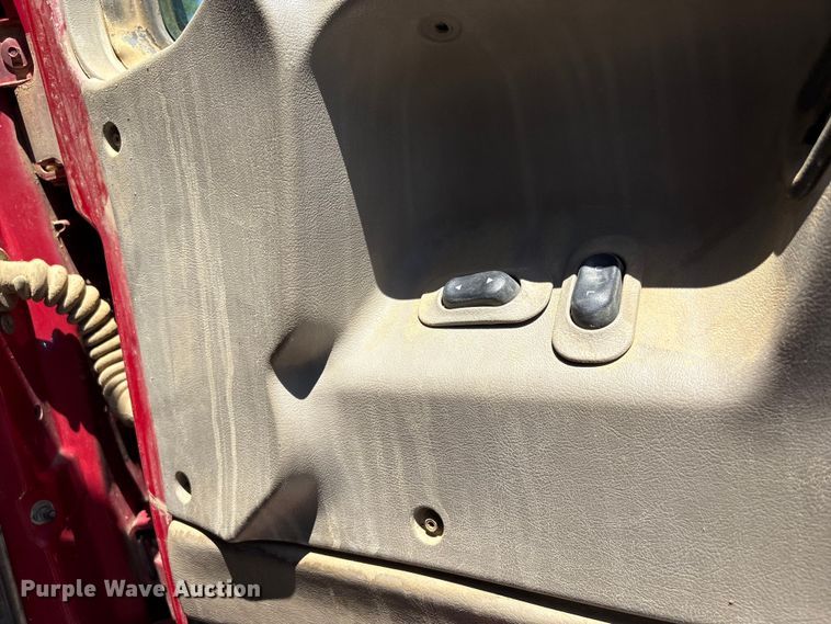 image for item EF1180 2007 Sterling L9500 dump truck