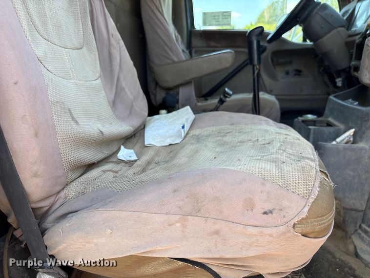 image for item EF1180 2007 Sterling L9500 dump truck