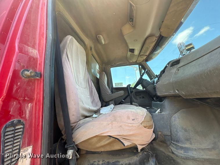 image for item EF1180 2007 Sterling L9500 dump truck