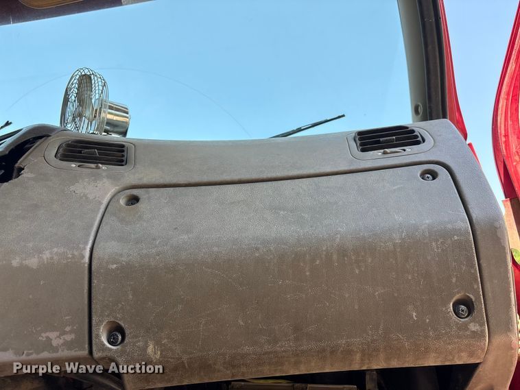 image for item EF1180 2007 Sterling L9500 dump truck
