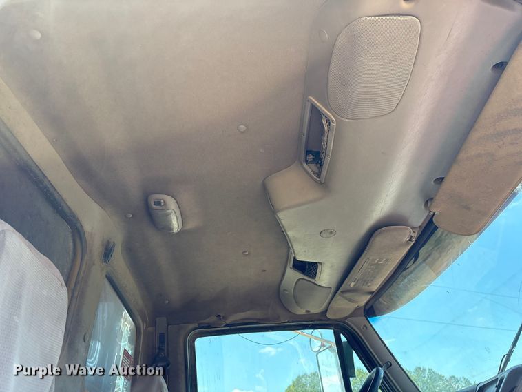 image for item EF1180 2007 Sterling L9500 dump truck