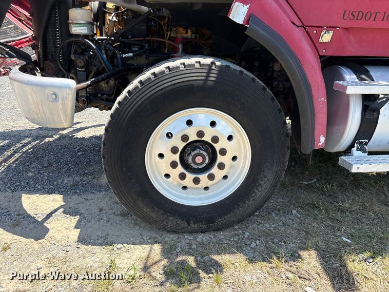 image for item EF1180 2007 Sterling L9500 dump truck