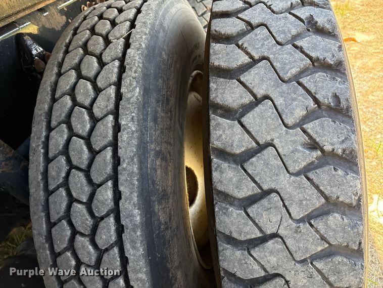 image for item EF1180 2007 Sterling L9500 dump truck