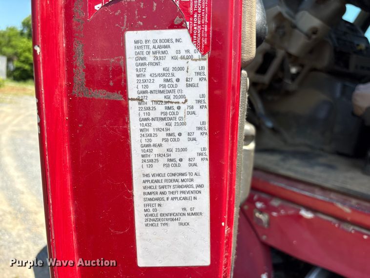 image for item EF1180 2007 Sterling L9500 dump truck