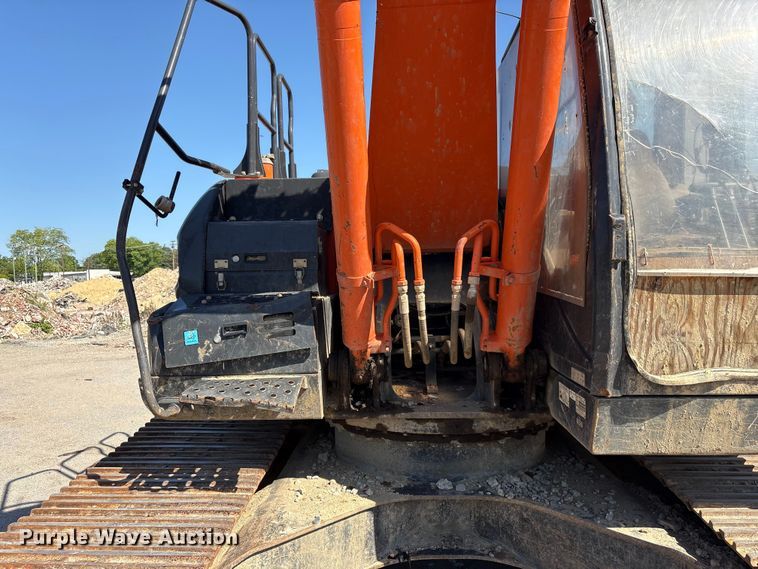 image for item EF1199 2021 Hitachi ZX210 LC-6 excavator