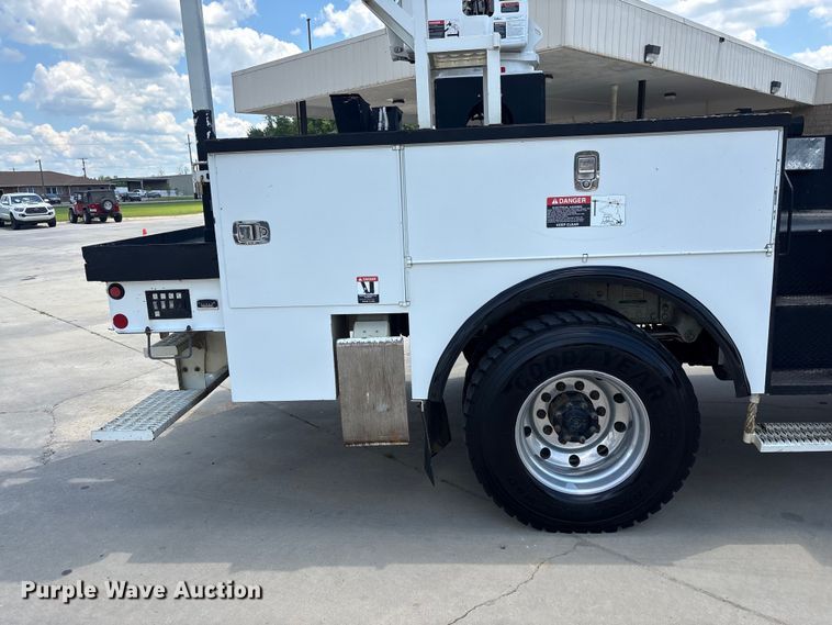 image for item EF1212 2013 Freightliner Business Class M2 bucket truck