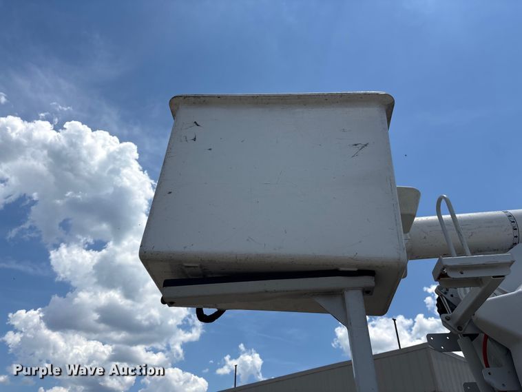 image for item EF1212 2013 Freightliner Business Class M2 bucket truck