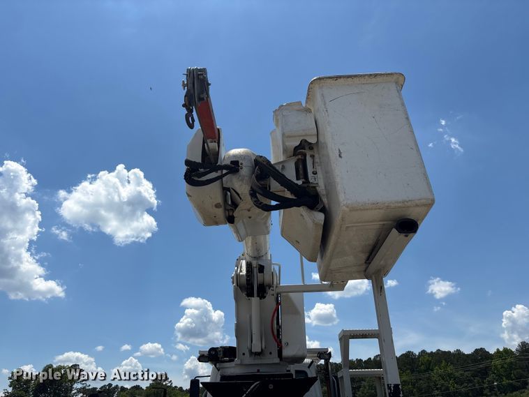 image for item EF1212 2013 Freightliner Business Class M2 bucket truck