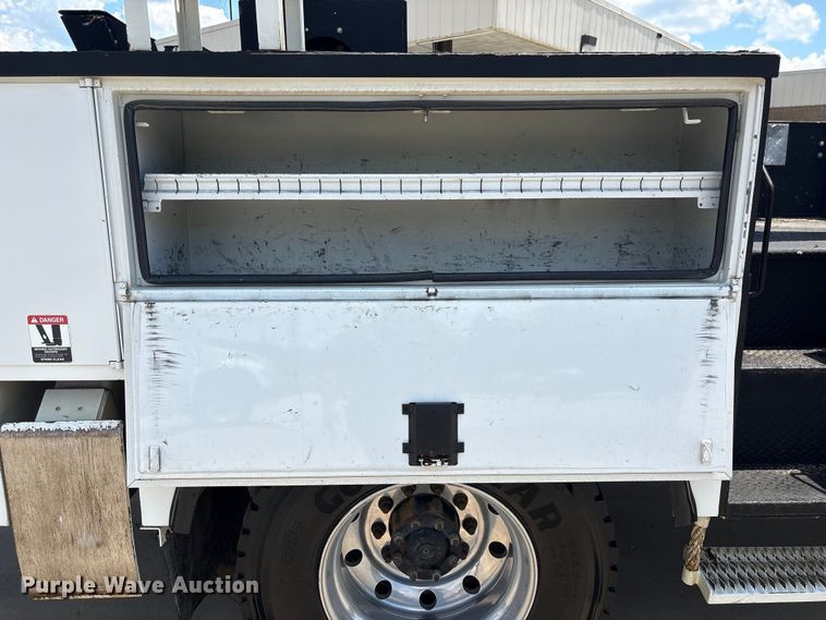 image for item EF1212 2013 Freightliner Business Class M2 bucket truck