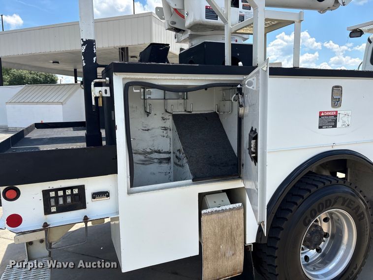 image for item EF1212 2013 Freightliner Business Class M2 bucket truck