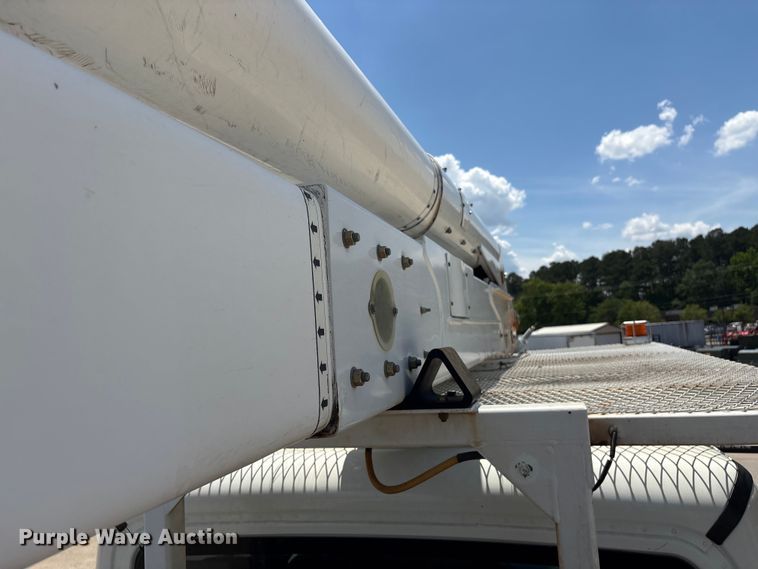 image for item EF1212 2013 Freightliner Business Class M2 bucket truck